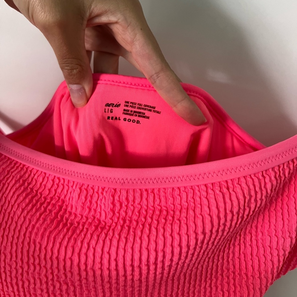 💌 Aerie Crinkle Scoop Full Coverage One Piece Swimsuit in Coral Sun - Picture 5 of 8